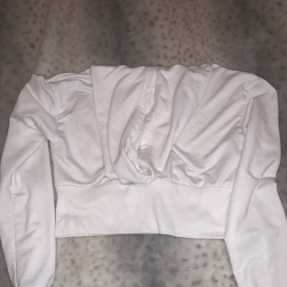 2/10🔥 cropped white hoodie - Picture 3 of 3